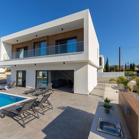 Villa Marlene, Walking Distance To Coral Beach! Pégeia Exteriör bild