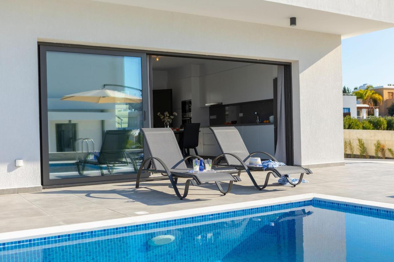 Villa Marlene, Walking Distance To Coral Beach! Pégeia Exteriör bild