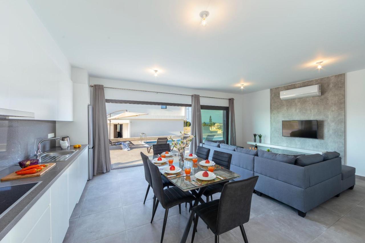 Villa Marlene, Walking Distance To Coral Beach! Pégeia Exteriör bild