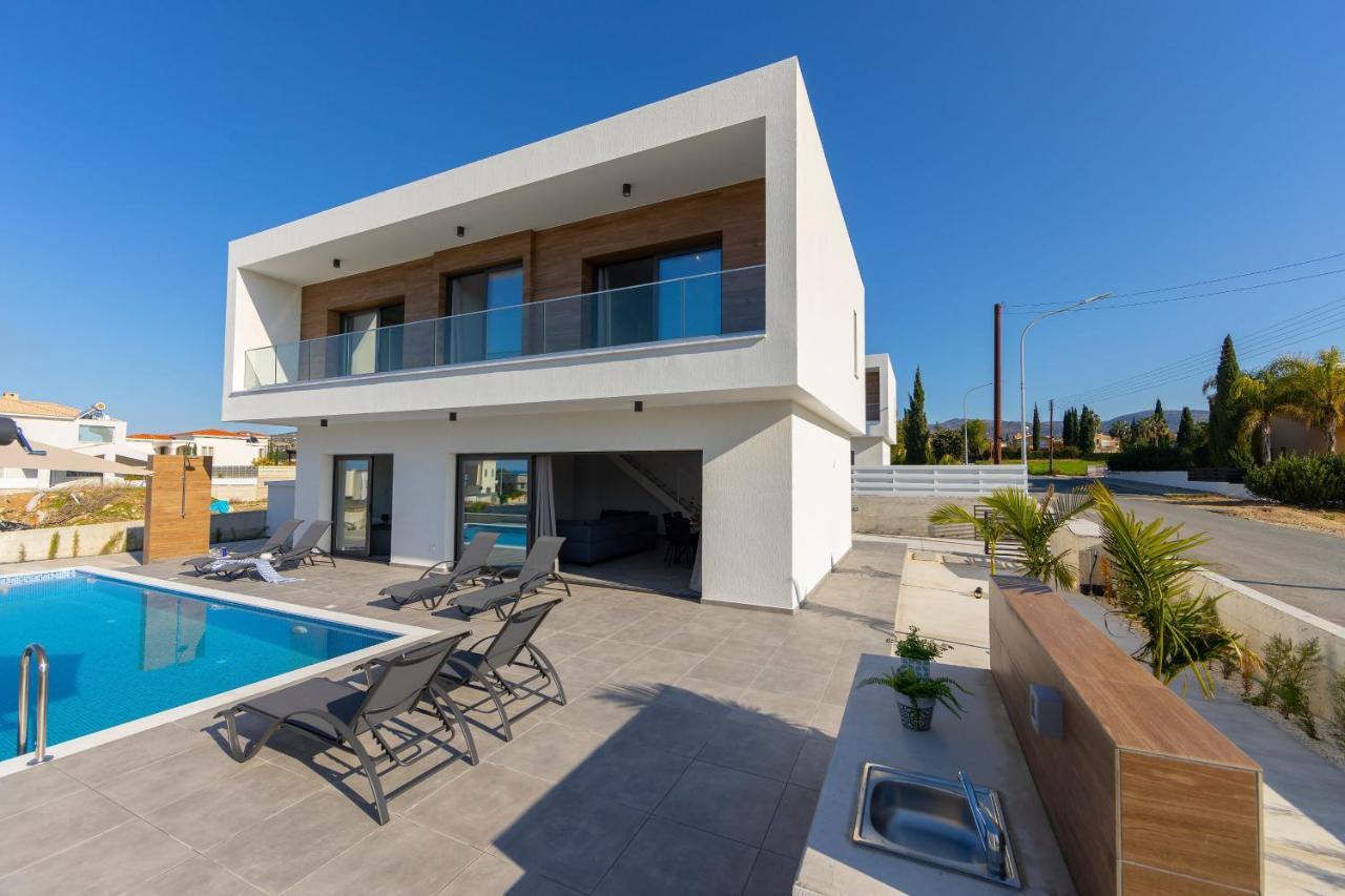 Villa Marlene, Walking Distance To Coral Beach! Pégeia Exteriör bild