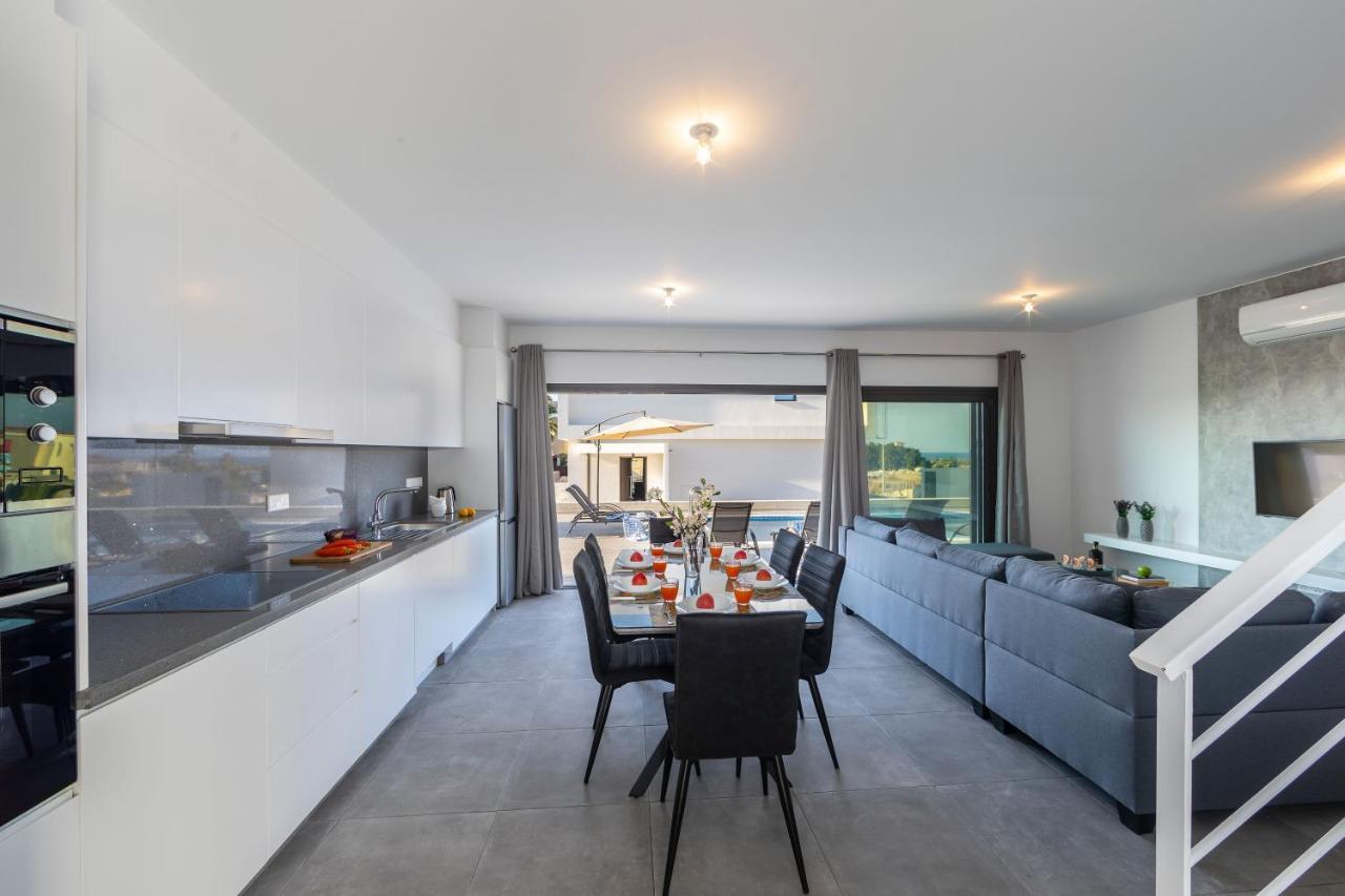 Villa Marlene, Walking Distance To Coral Beach! Pégeia Exteriör bild