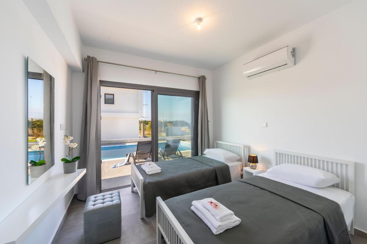 Villa Marlene, Walking Distance To Coral Beach! Pégeia Exteriör bild