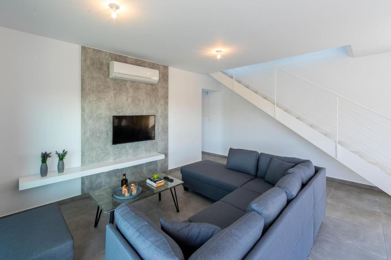 Villa Marlene, Walking Distance To Coral Beach! Pégeia Exteriör bild